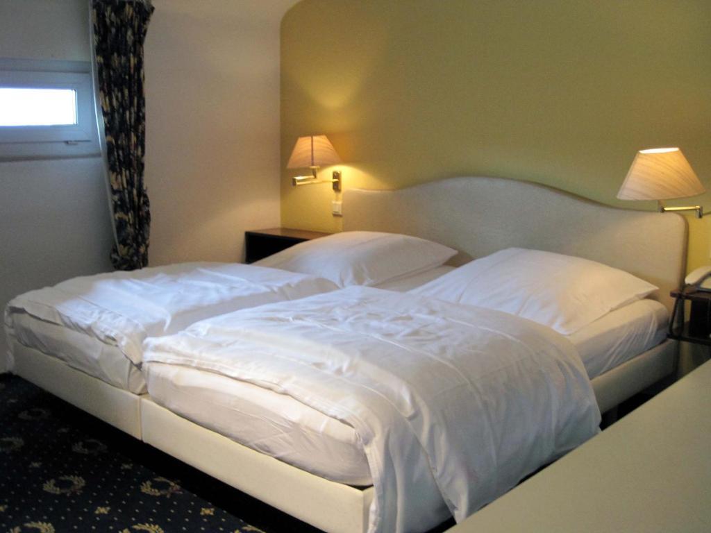 Haus Litzbruck Hotel Dusseldorf Ruang foto