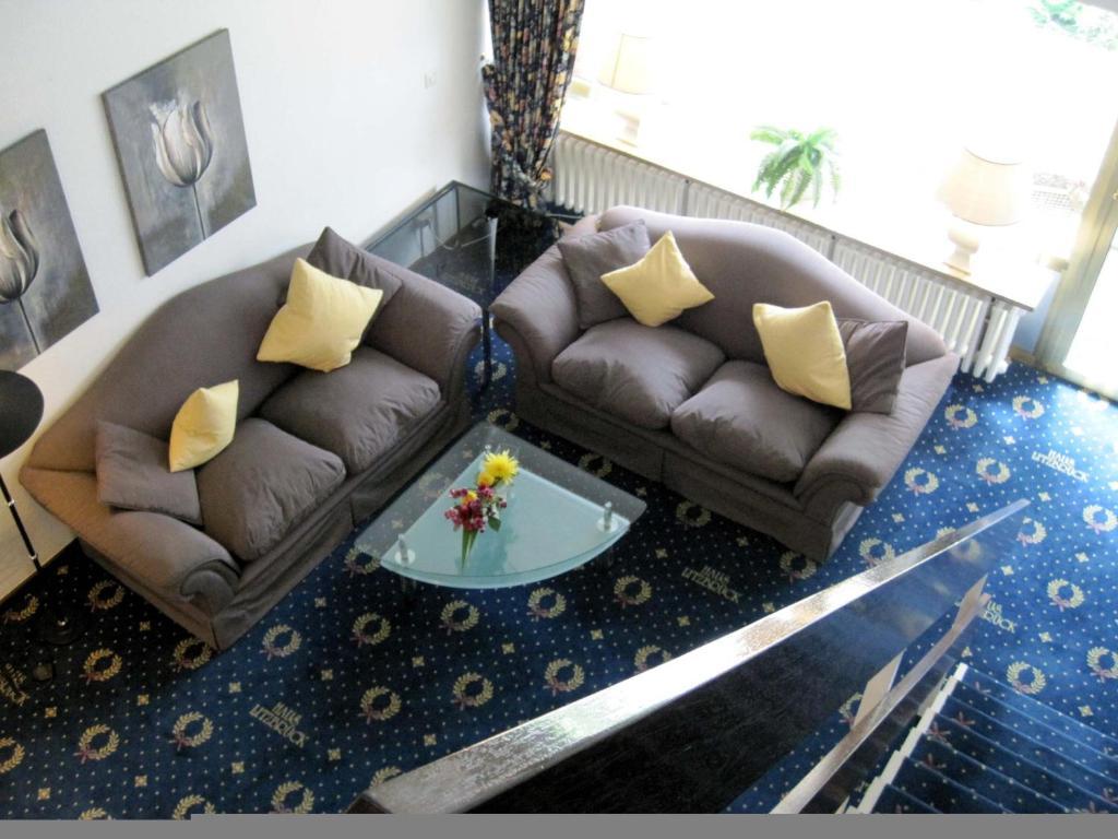 Haus Litzbruck Hotel Dusseldorf Ruang foto