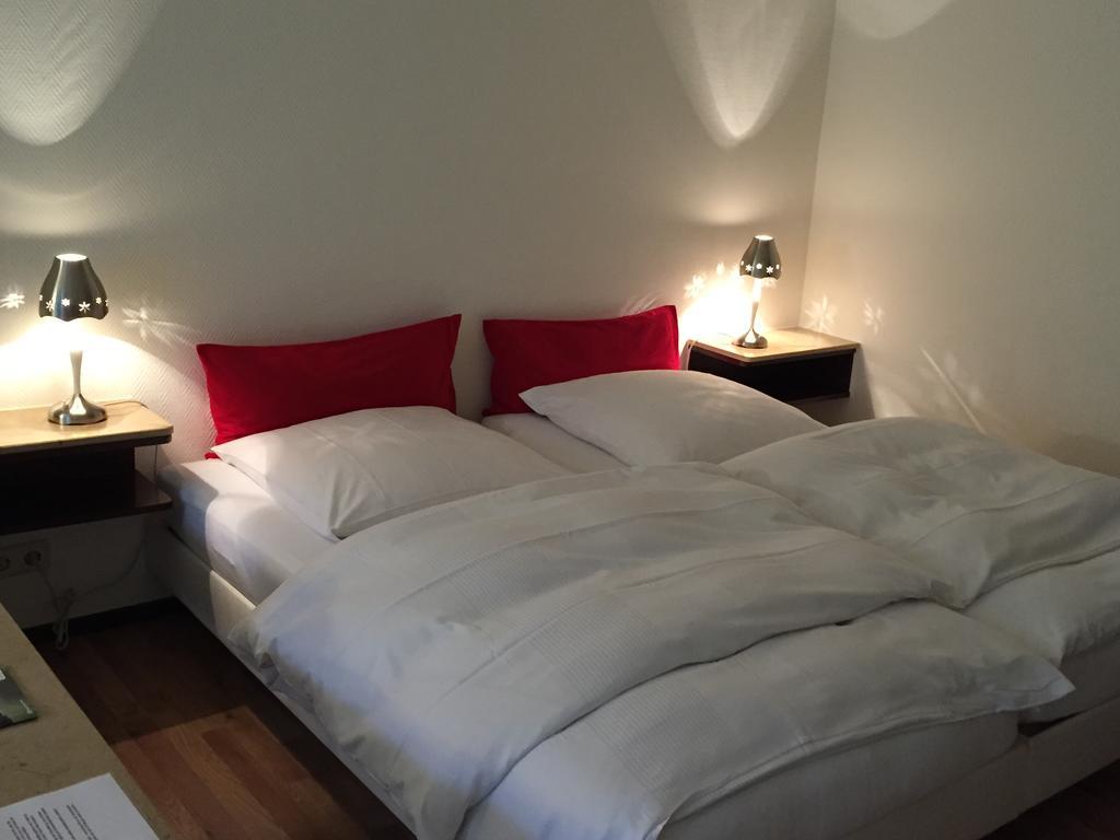 Haus Litzbruck Hotel Dusseldorf Ruang foto