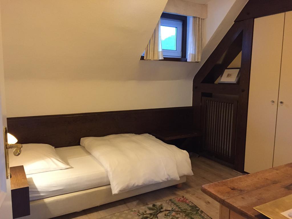 Haus Litzbruck Hotel Dusseldorf Bagian luar foto