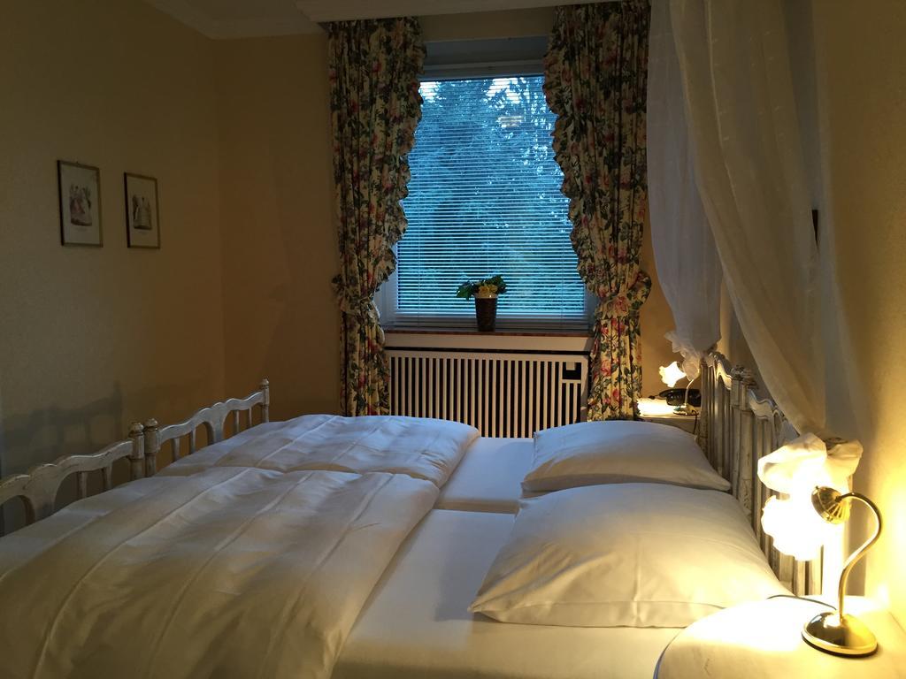 Haus Litzbruck Hotel Dusseldorf Ruang foto