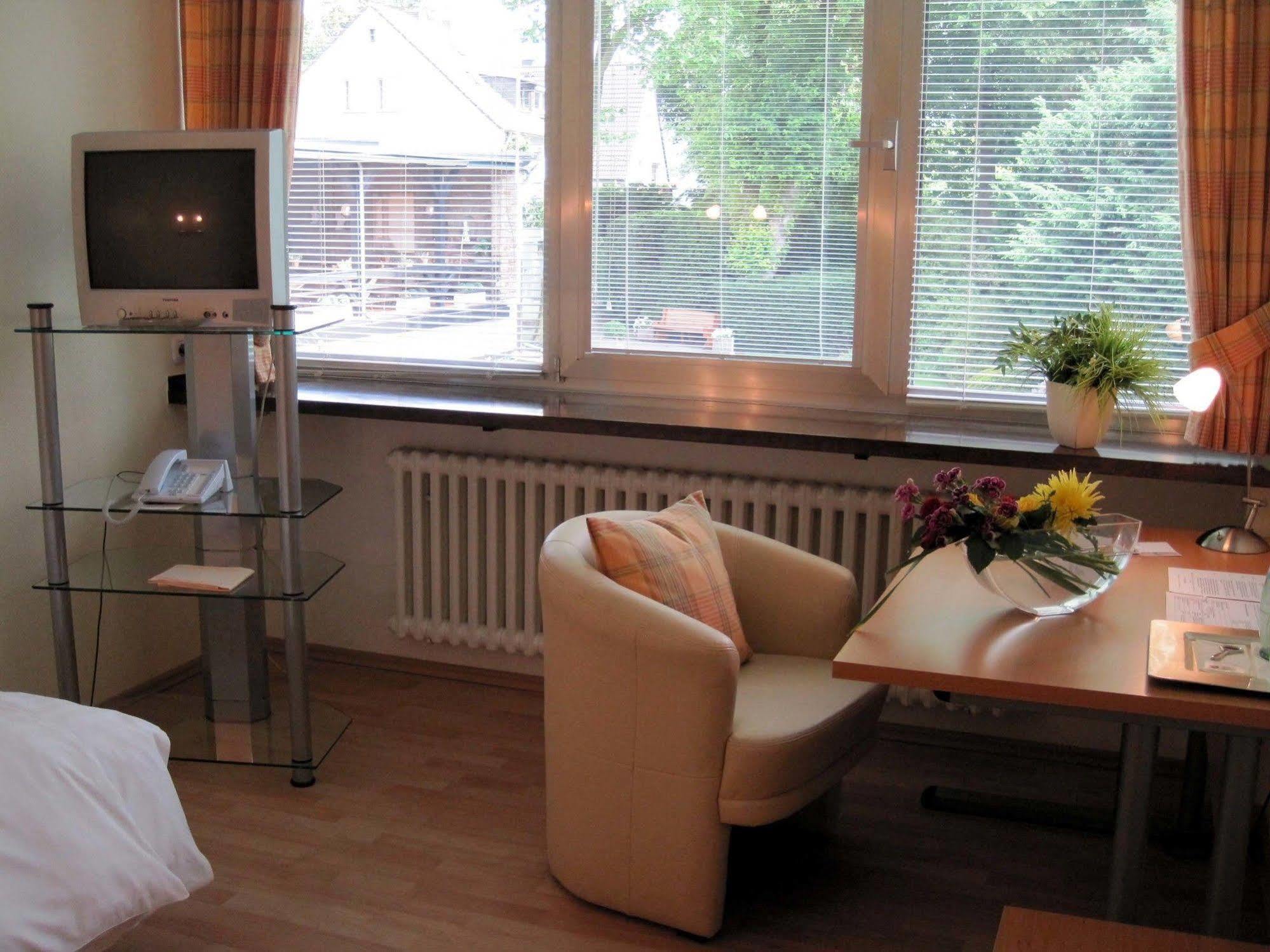 Haus Litzbruck Hotel Dusseldorf Bagian luar foto
